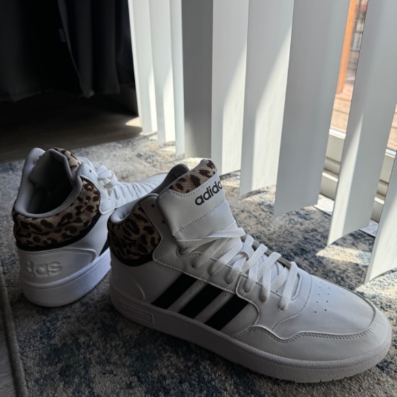 Leopard ADIDAS size 11 women’s - Picture 3 of 5